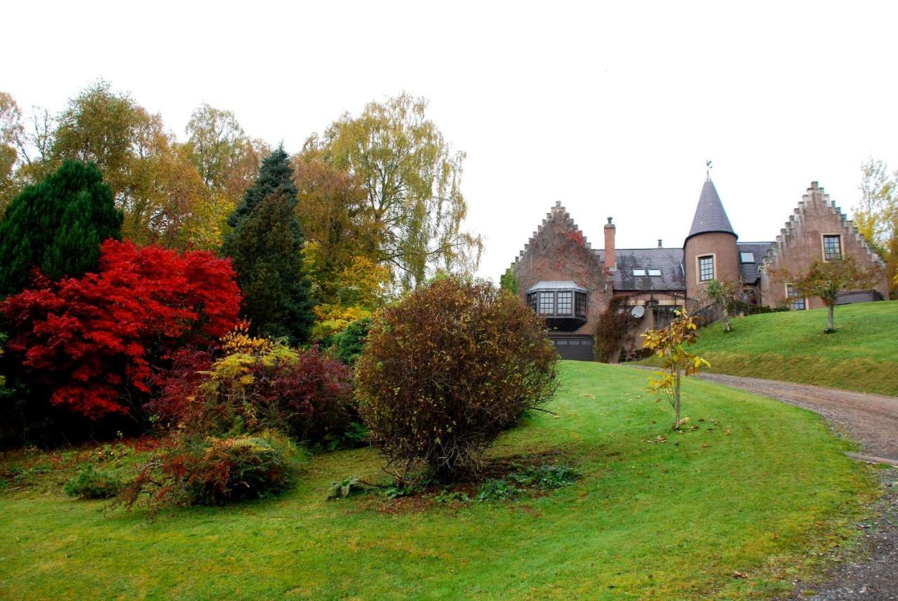 Highland Bear Lodge & Luxury Bear Huts Drumnadrochit Exterior photo